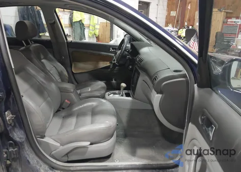 2003 Volkswagen Passat Gls from USA, damaged, VIN WVWPD63B93P247158